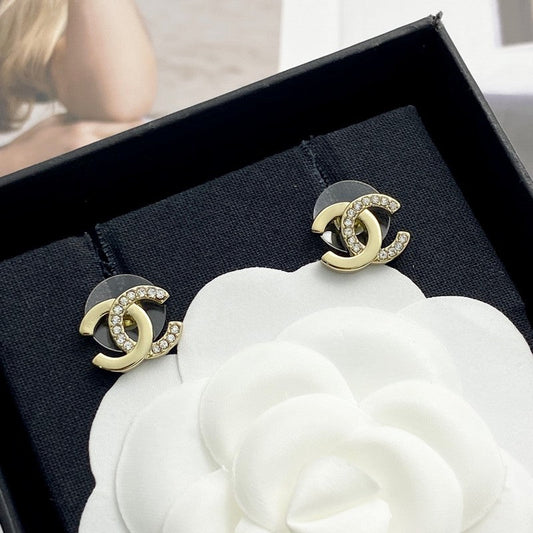 18K CC 25P Gold Earrings