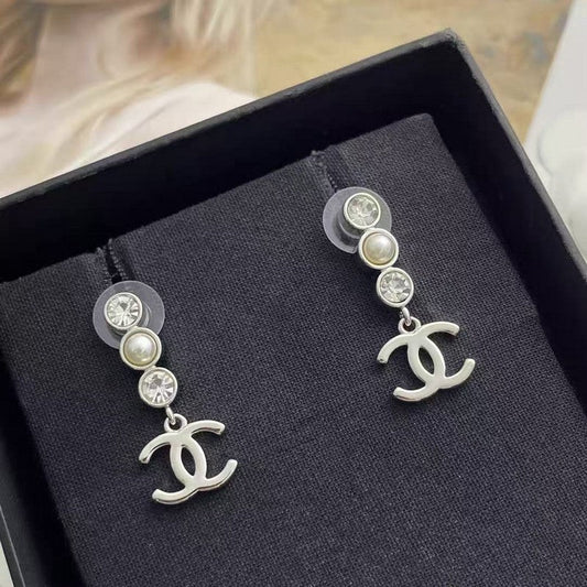 18K CC 25B Crystal Earrings