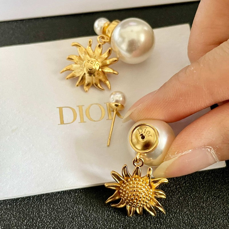 18K CD Vintage Flower Earrings