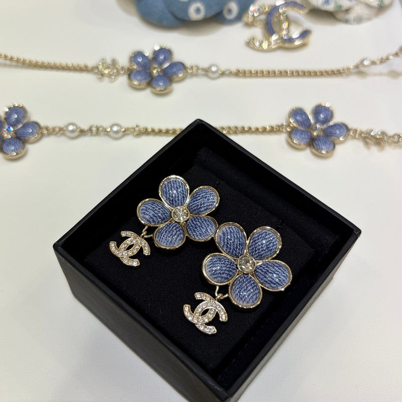 18K CC 26C Blue Camellia Earrings