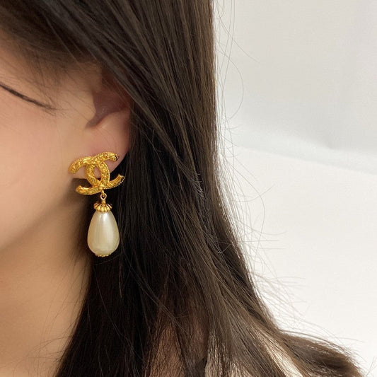 18K CC Pearl Pendant Gold Earrings