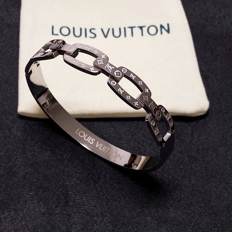 18K Louis White Gold Bracelet
