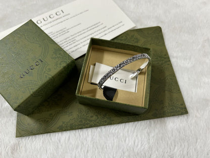 GG Interlocking G Cuff With Flowers Bracelet