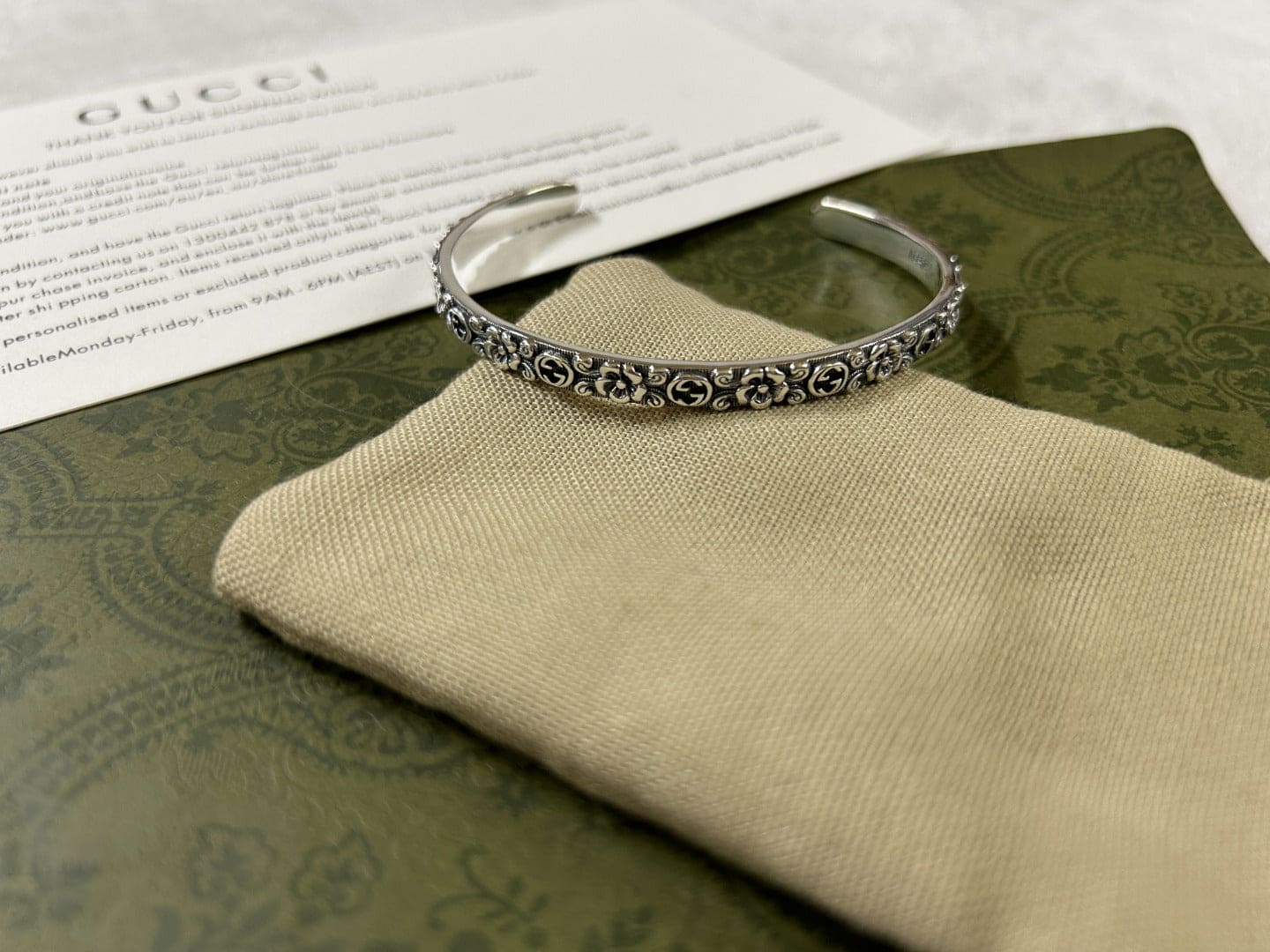 GG Interlocking G Cuff With Flowers Bracelet