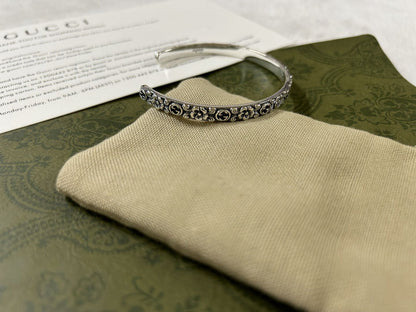 GG Interlocking G Cuff With Flowers Bracelet