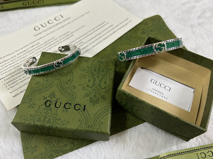 GG Interlocking G Bangle Bracelet