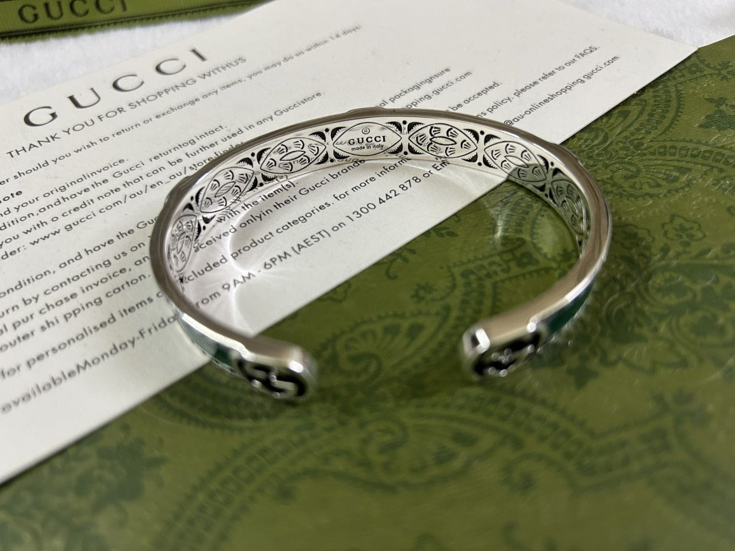 GG Interlocking G Bangle Bracelet