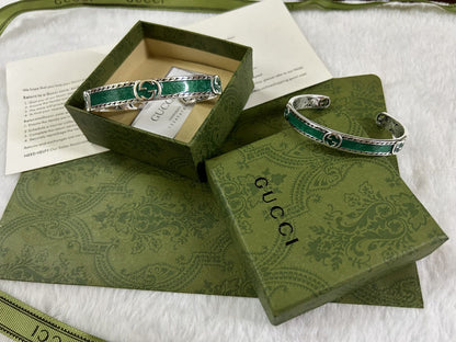 GG Interlocking G Bangle Bracelet