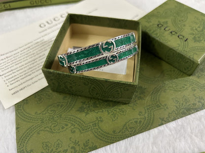 GG Interlocking G Bangle Bracelet