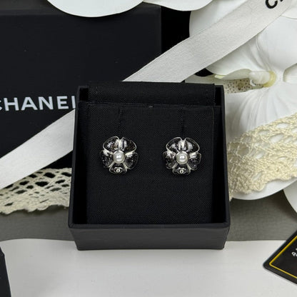 18K CC 26C Black Camellia Pearl Earrings