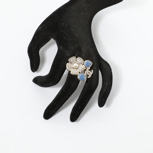 18K CC Camelia Blue Diamond Ring