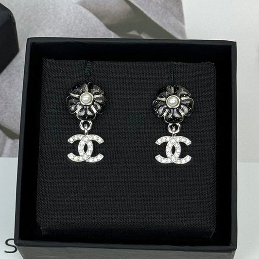 18K CC 26C Diamond Black Camellia Earrings