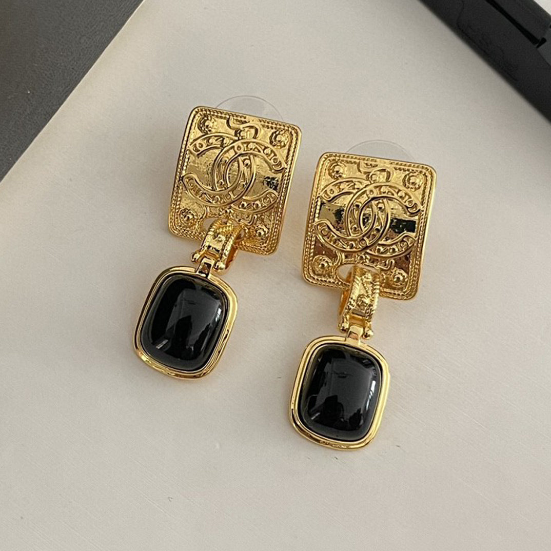 18K CC Black Pearl Earrings