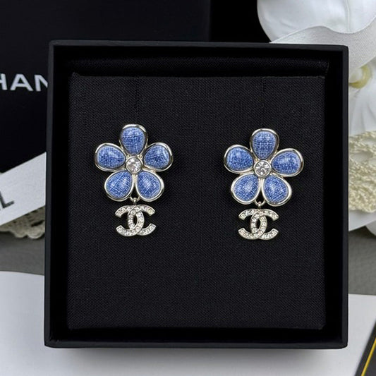 18K CC 26C Blue Flower Diamond Earrings