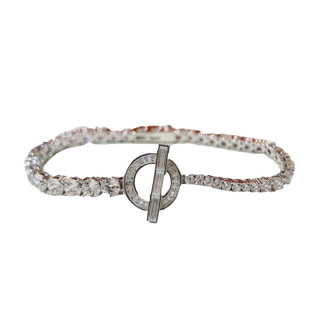 18K Finesse Link Diamond H Bracelet