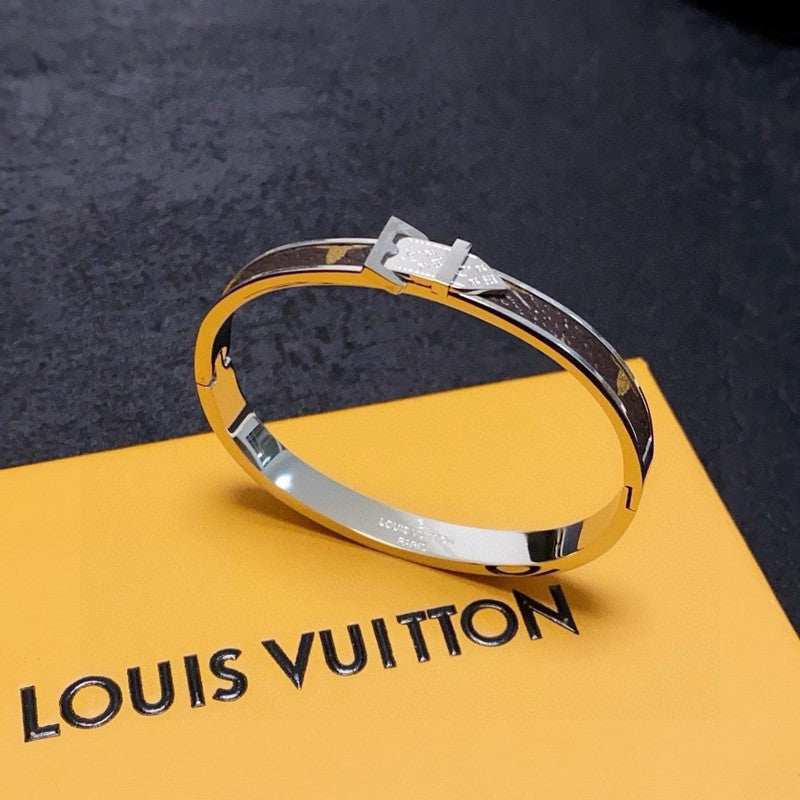 18K Louis Vintage White Gold Bracelet