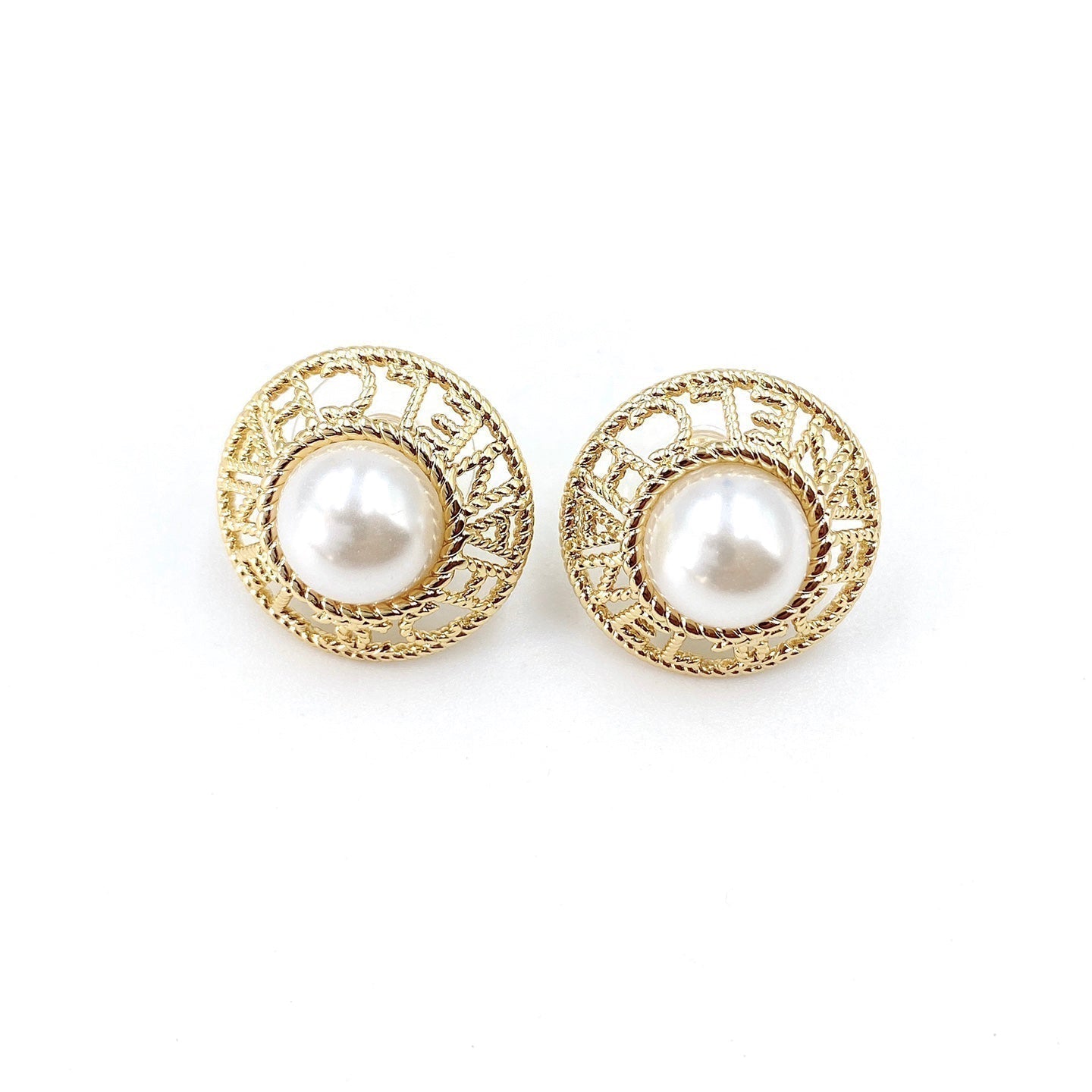 18K CC Pearl Round Earrings