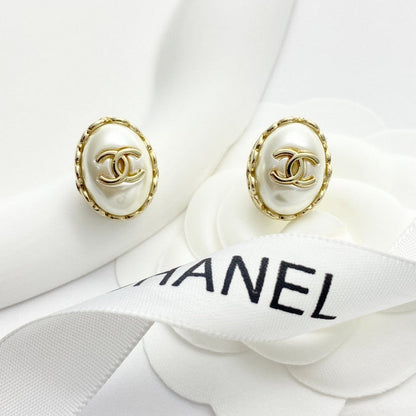 18K CC Oval Pearl Gold Earrings