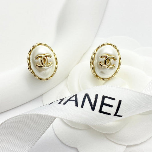 18K CC Oval Pearl Gold Earrings