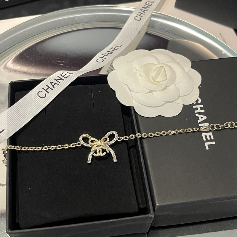 18K CC Bow Tie Chain Bracelet