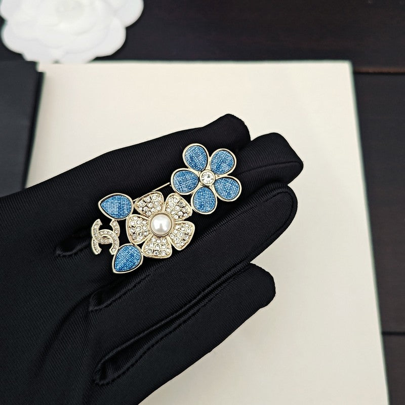 18K CC Blue Flower Diamond Brooch