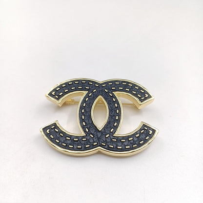 18K CC Black Brooch