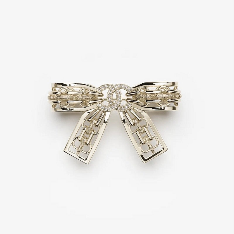 18K CC 25K Bow Tie Diamond Gold Brooch