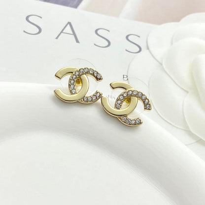 18K CC 25P Gold Earrings