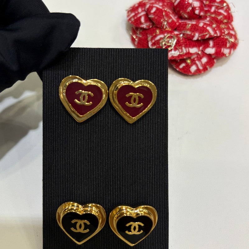 18K CC 26P Black & Red Heart Earrings