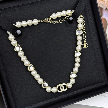 18K CC 25B Pearl Heart Choker Necklace