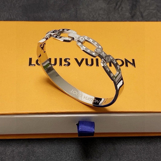 18K Louis White Gold Bracelet