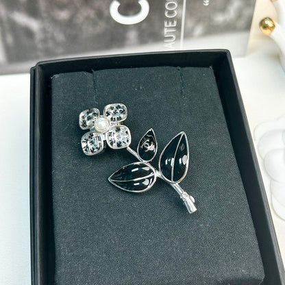 18K CC Black Four Leaf Clover Crystal Brooch