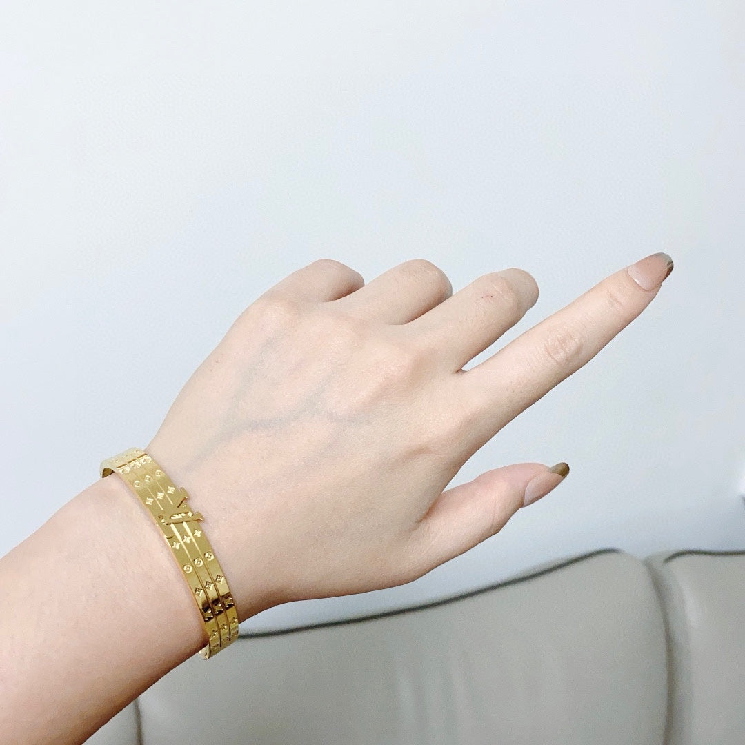 18K Louis Vintage Monogram Bracelet