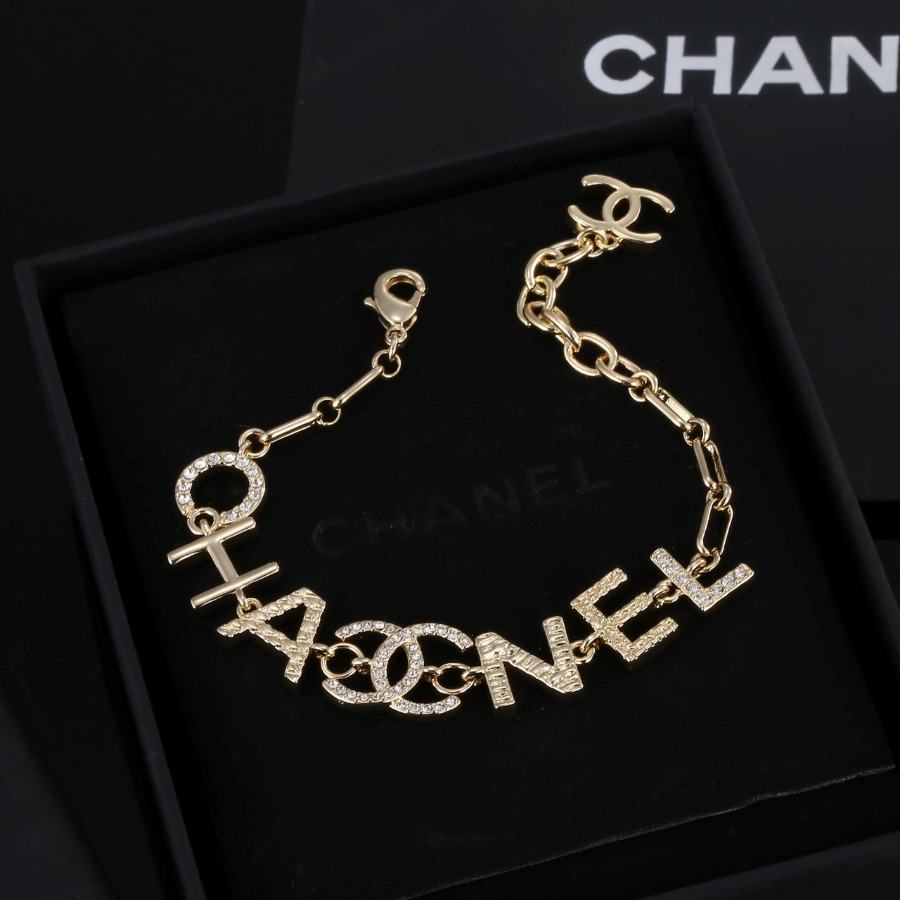 18K CC Script Chain Bracelet