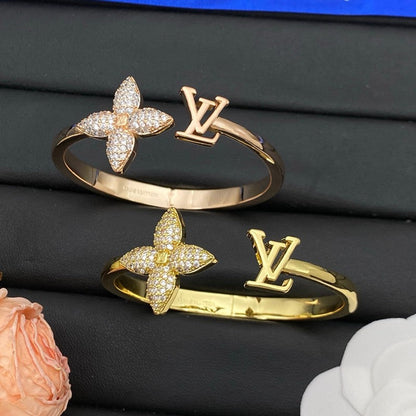 18K Louis  Blossom Open Bracelet