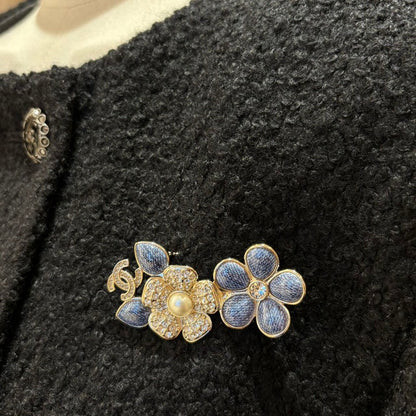 18K CC 26C Blue Flower Diamond Brooch