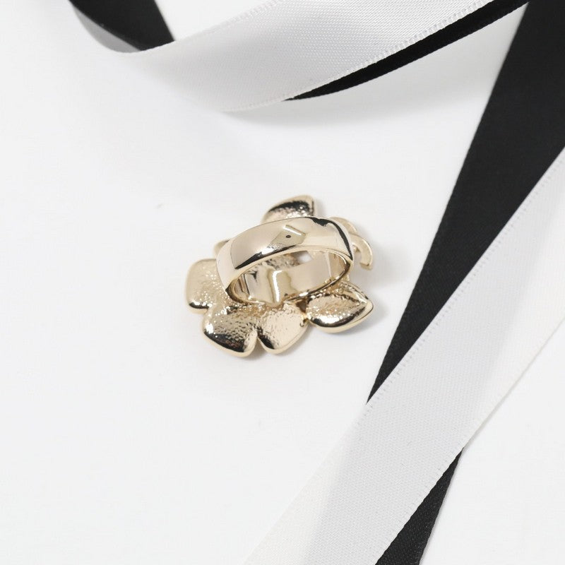 18K CC Camelia Blue Diamond Ring