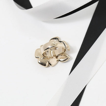 18K CC Camelia Blue Diamond Ring