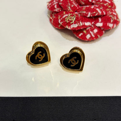 18K CC 26P Black & Red Heart Earrings