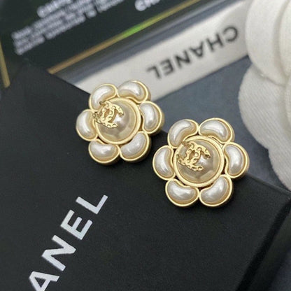 18K CC Flower Pearl Gold Earrings