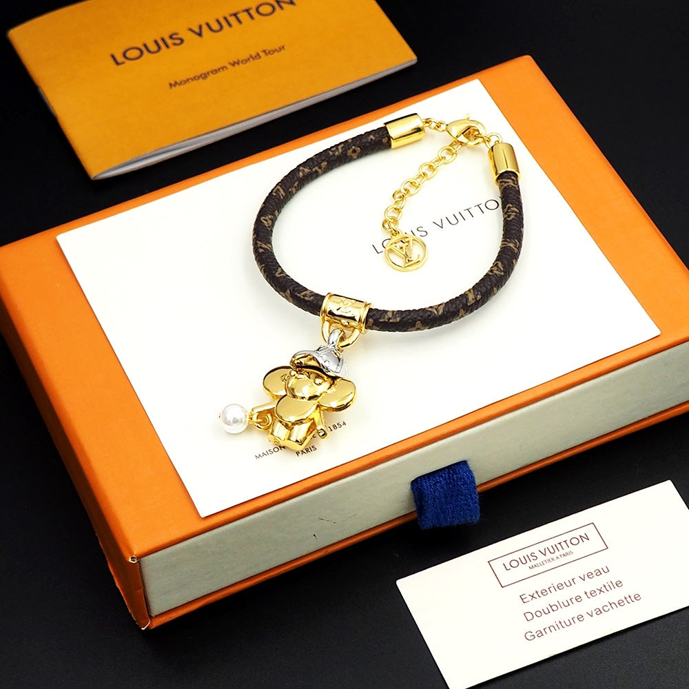 18K Louis Vivienne Pearls Bracelet