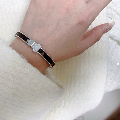 18K Louis Vintage White Gold Bracelet