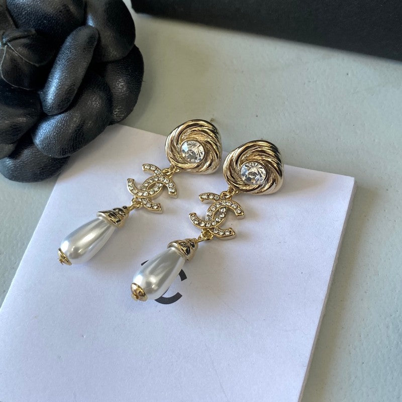 18K CC Camellia Diamond Earrings