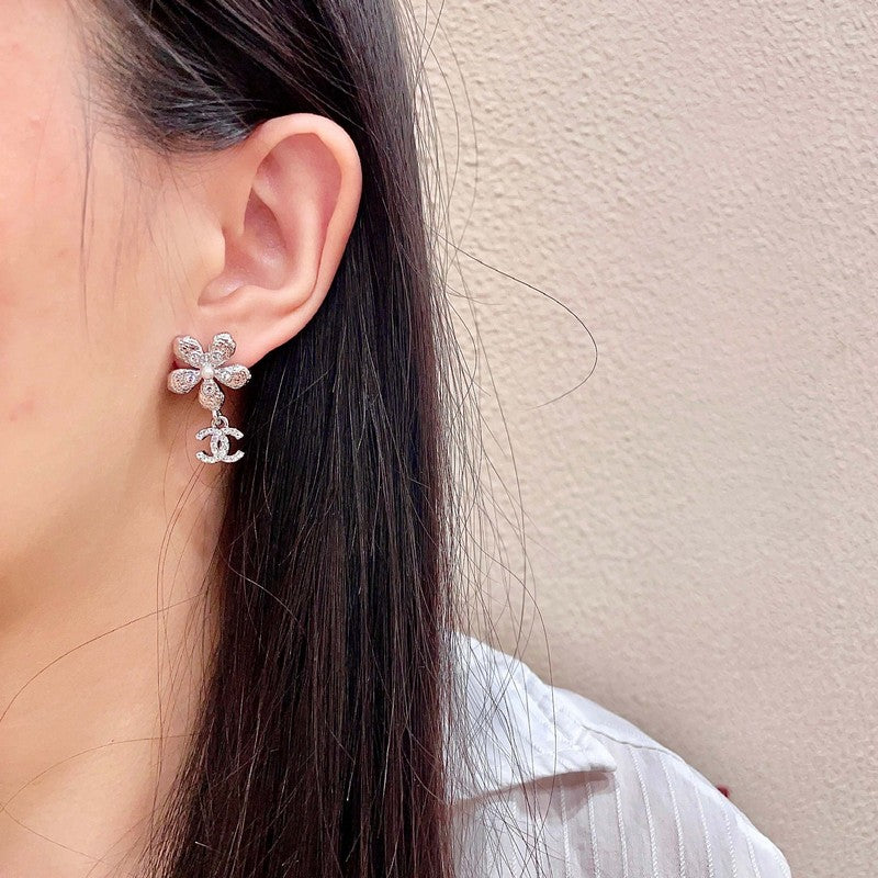 18K CC Diamond Flower Gold Earrings