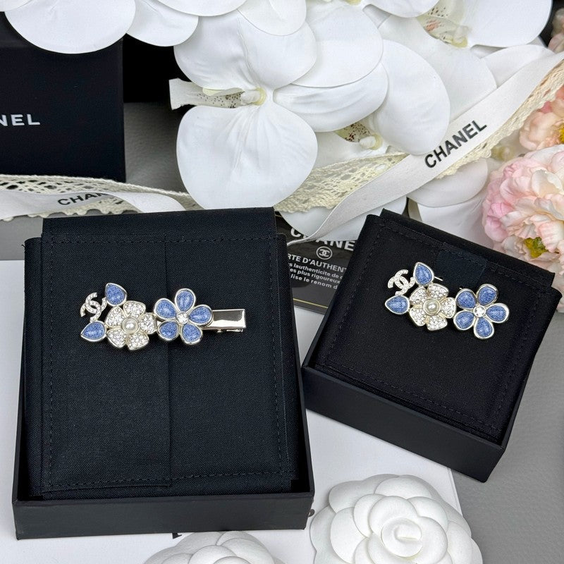 18K CC 26C Blue Flower Diamond Brooch