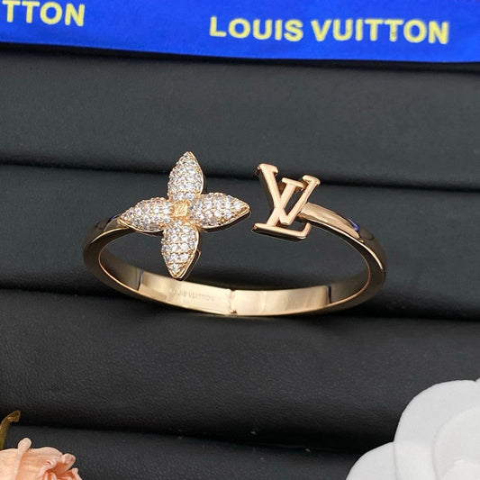 18K Louis  Blossom Open Bracelet