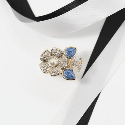 18K CC Camelia Blue Diamond Ring