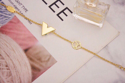 18K Louis Essential V Plan¨¨te Bracelet