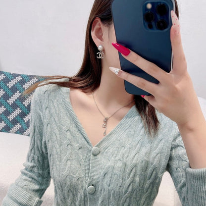 18K CC 26C Black & White Pearl Gold Earrings