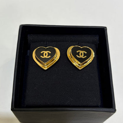 18K CC 26P Black & Red Heart Earrings